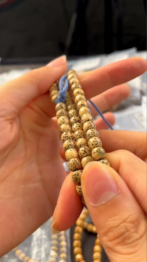 星月菩提吊坠精工级陈籽桶珠6*5长串（B）