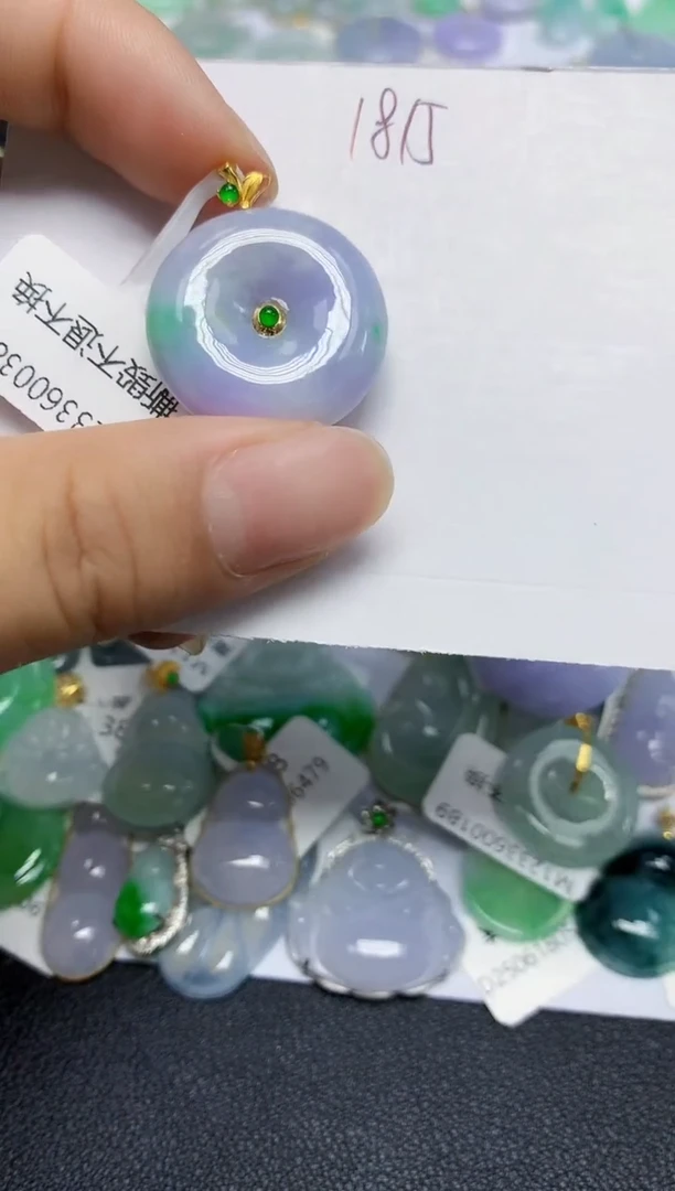 翡翠18K金镶嵌颈饰天然缅甸翡翠A货