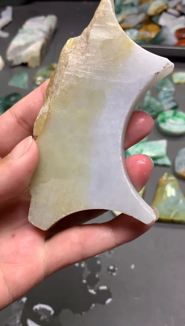 【闪购商品】翡翠颈饰未镶嵌天然缅甸翡翠A货