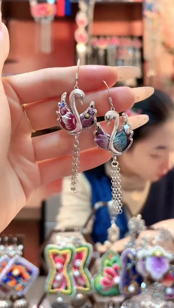 织绣云织谣民族风精美饰品   79