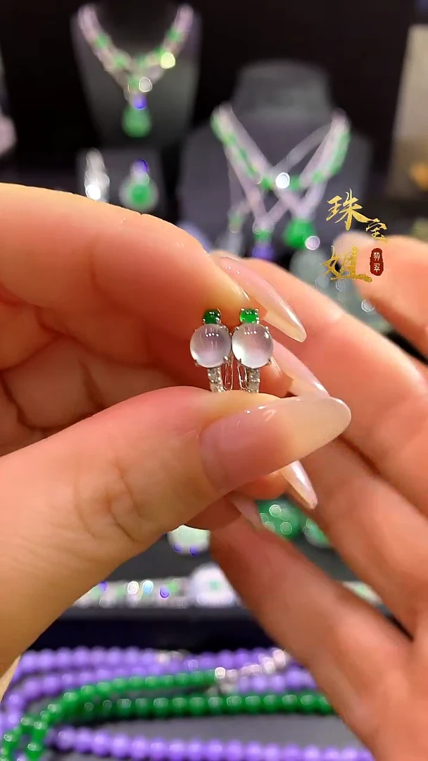 18K金镶嵌翡翠耳饰耳饰