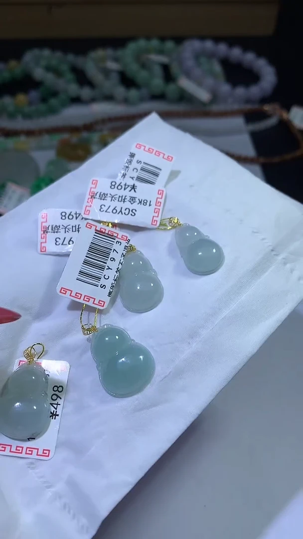 颈饰18K金镶嵌翡翠ZX018731多样性发一