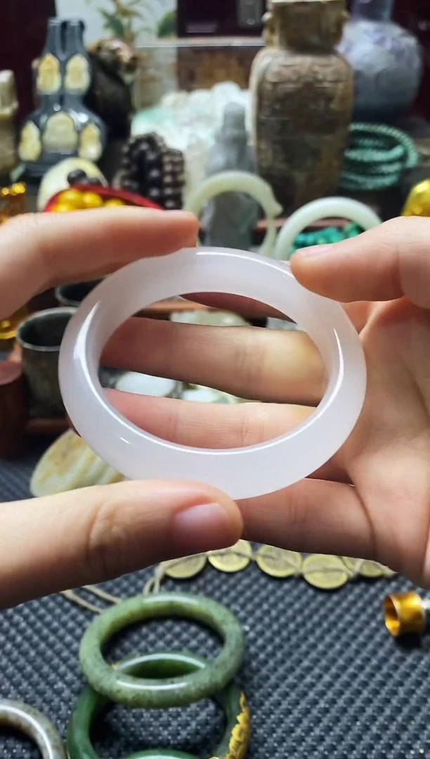 未镶嵌手镯石英质玉1个