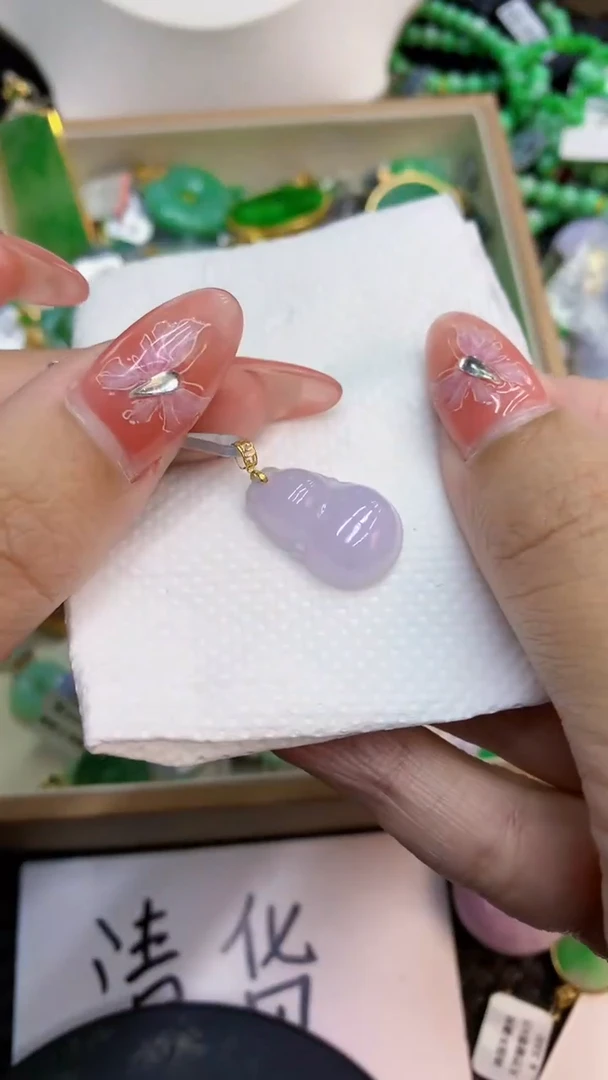 颈饰18K金镶嵌翡翠1