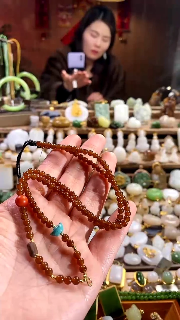 【闪购商品】和田玉项链18K金镶嵌。