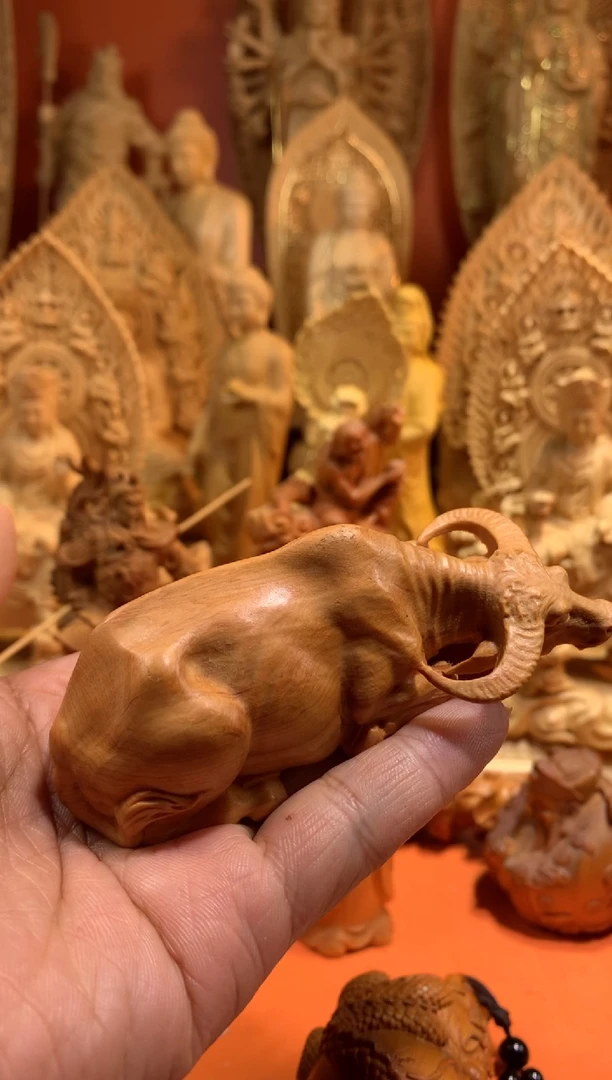 【闪购商品】木木崖柏水牛长10cm手把件摆件