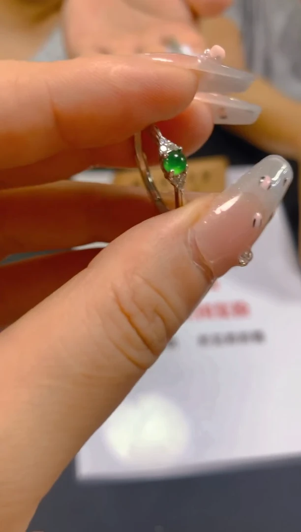 未镶嵌戒指翡翠多样性发一
