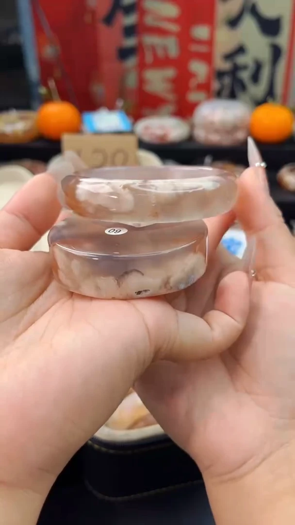 【闪购商品】石英质玉手镯未镶嵌赠送镯心（60圈口）