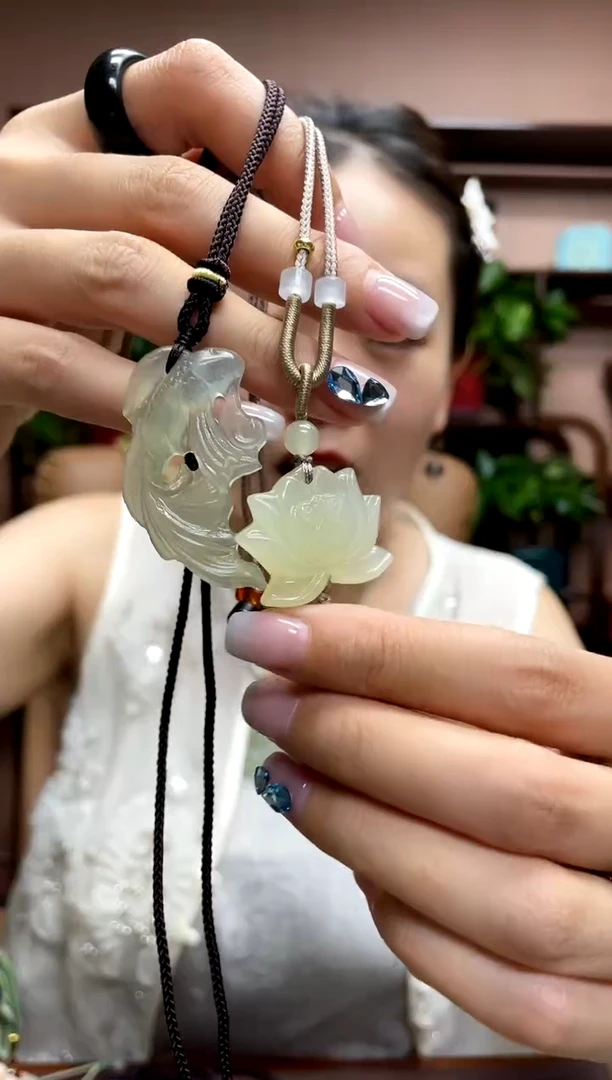 岫玉未镶嵌吊坠·