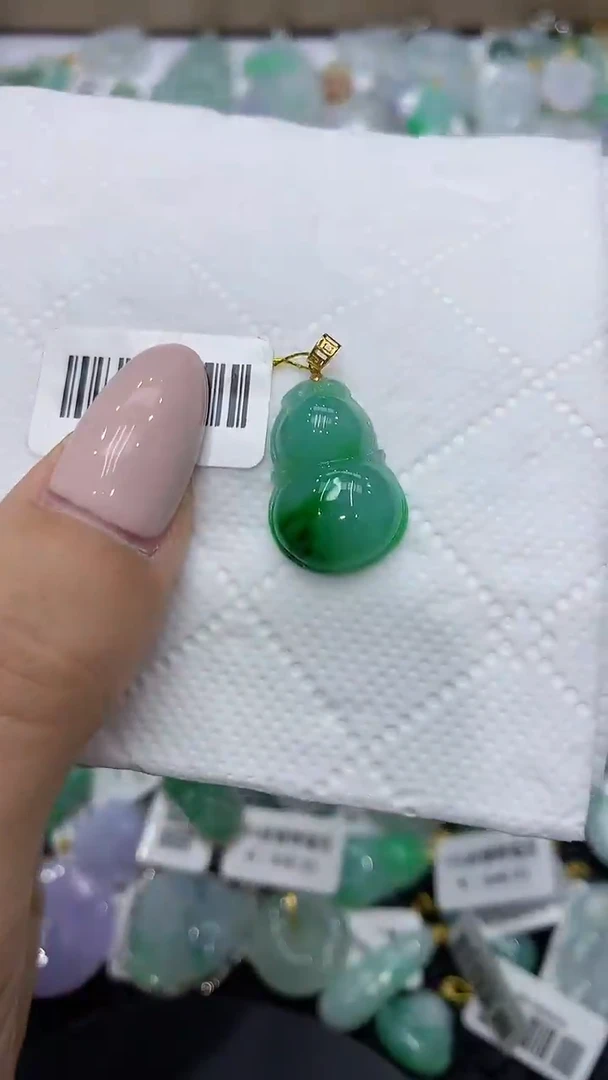 颈饰18K金镶嵌翡翠111111111111