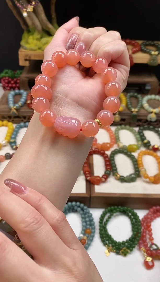 未镶嵌玛瑙手饰恨****?貔貅