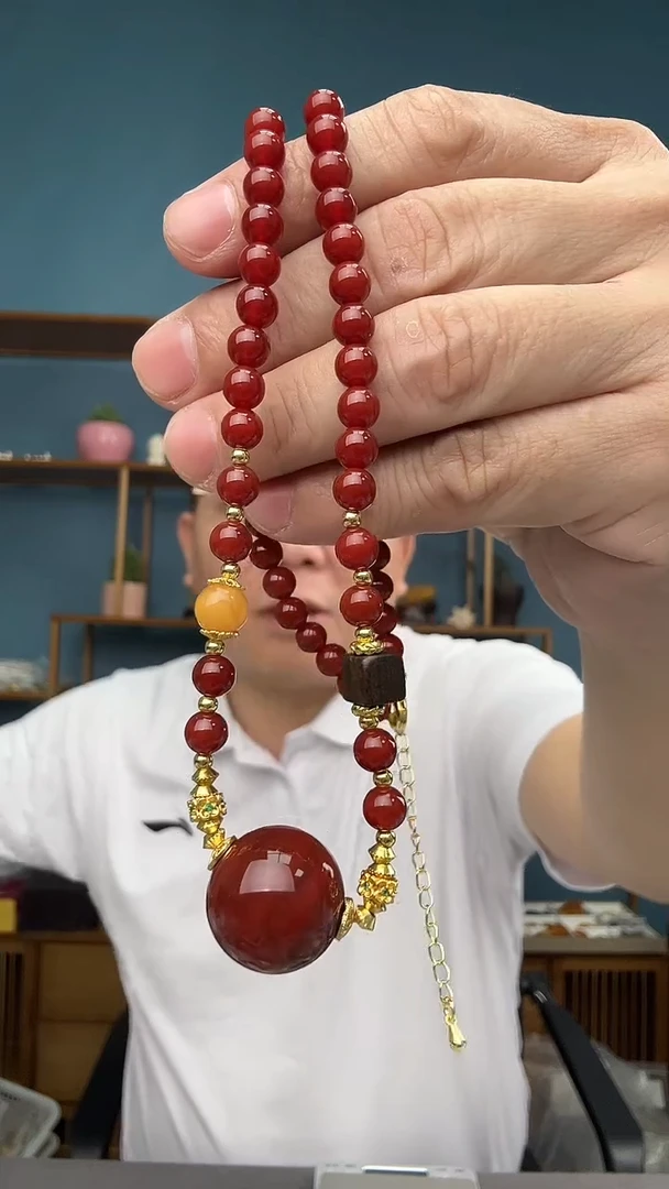 未镶嵌琥珀裸石（有瑕介意勿拍）