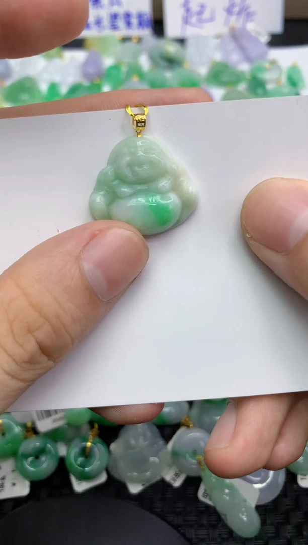 翡翠18K金镶嵌颈饰11111111111
