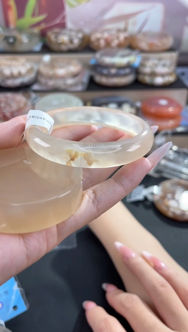 手镯玛瑙/玉髓未镶嵌56