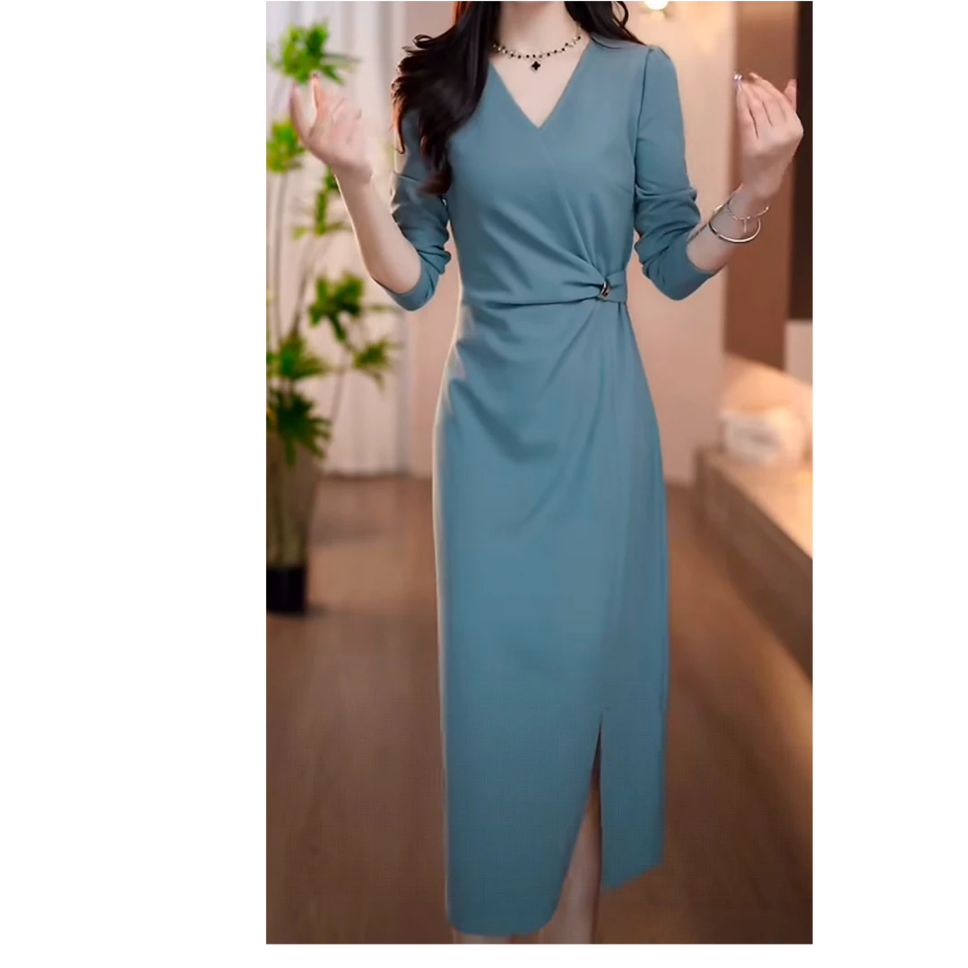 胜美2025秋季新款莫兰迪蓝V领收腰系带优雅时尚气质显瘦连衣裙