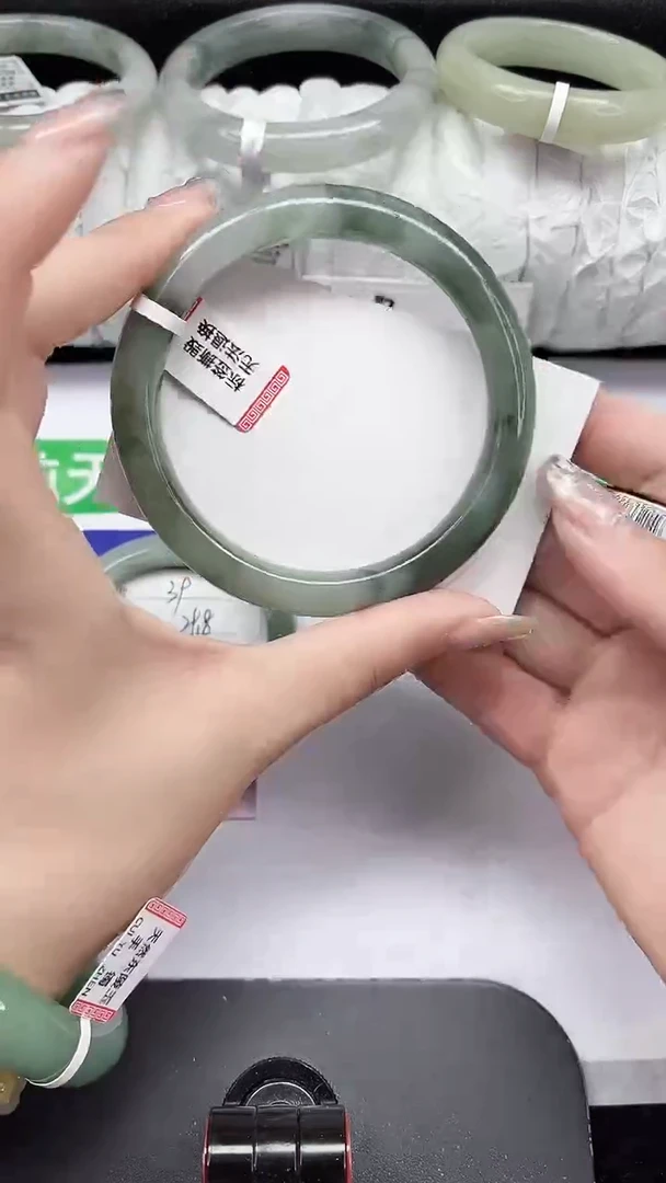 未镶嵌手镯石英质玉40-62/63