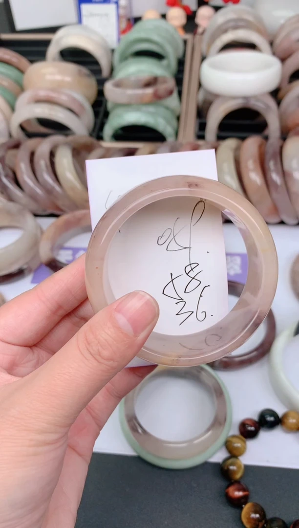 未镶嵌手镯石英质玉059