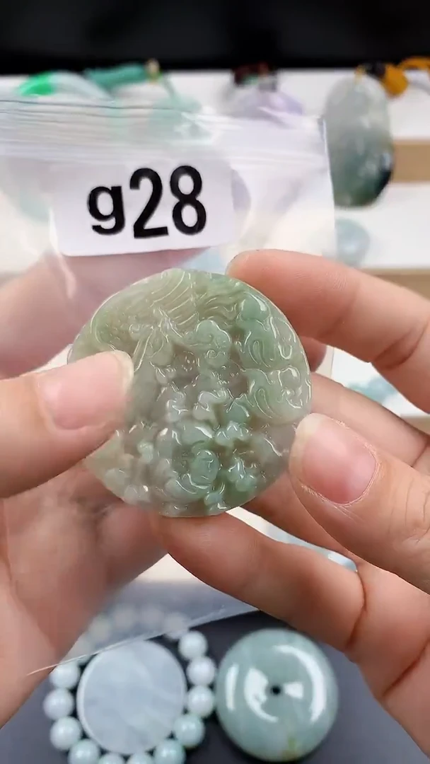 颈饰未镶嵌翡翠天然翡翠吊坠挂件