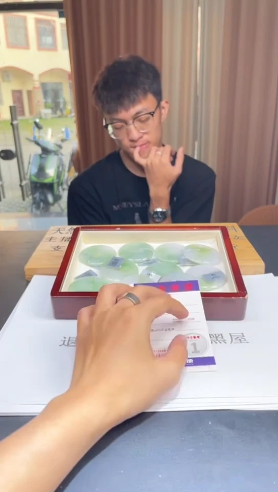定制翡翠未镶嵌未抛光毛货多样性发其一拍一发一0385