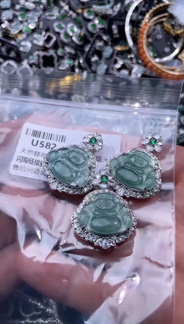 【闪购商品】翡翠颈饰未镶嵌U582多样性发其一