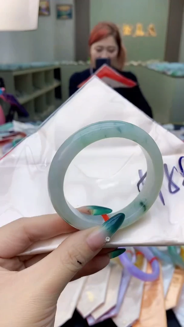 【闪购商品】翡翠手镯未镶嵌0112371265