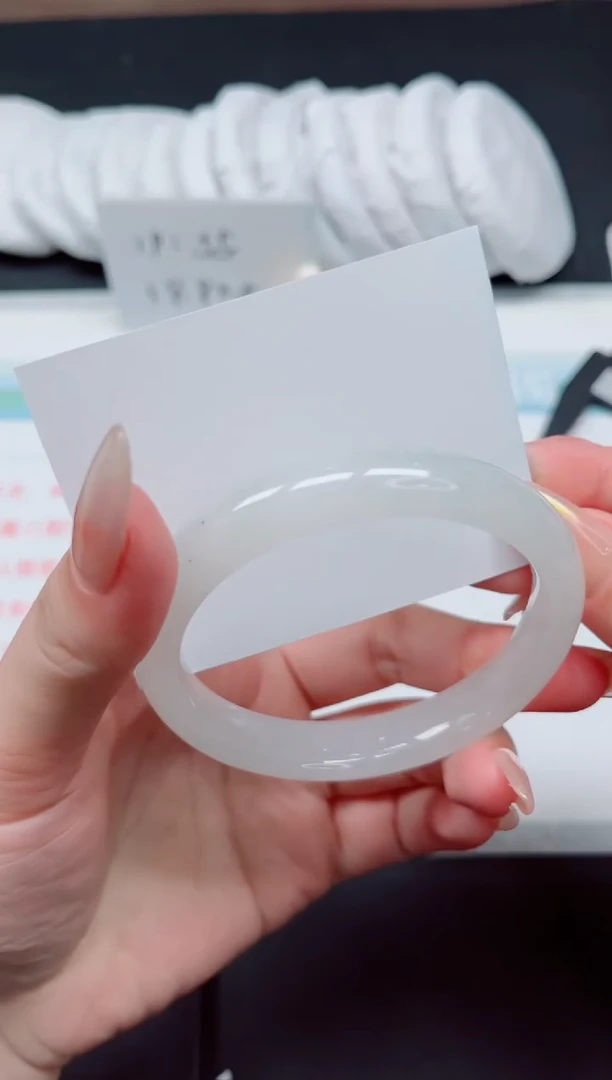 【闪购商品】石英质玉手镯未镶嵌330-60.2