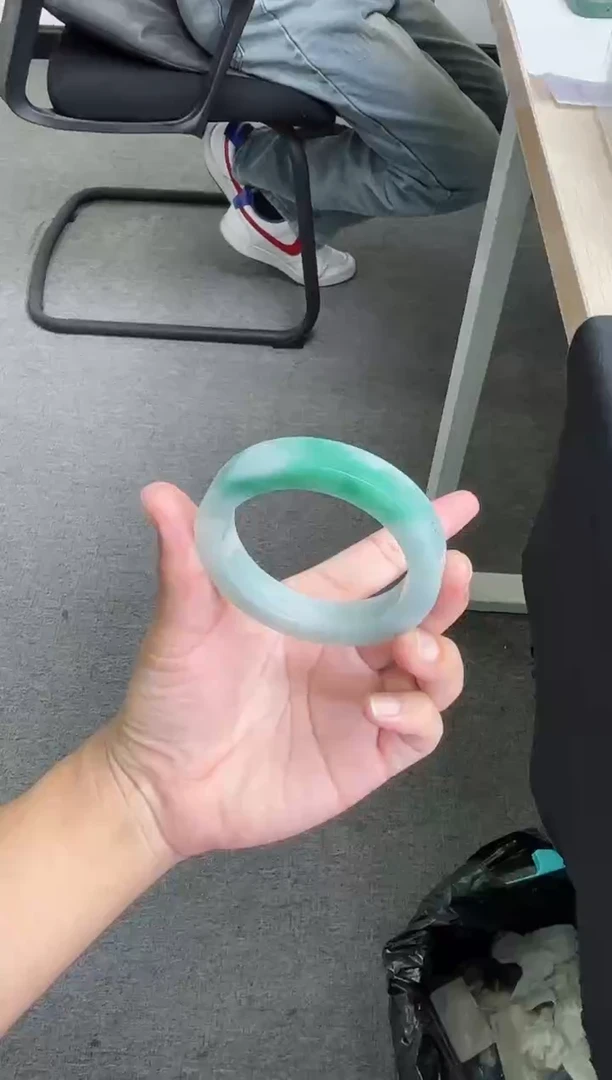 未镶嵌手镯定制翡翠往***风手镯