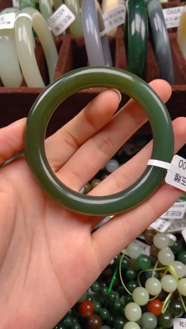 和田玉未镶嵌颈饰57