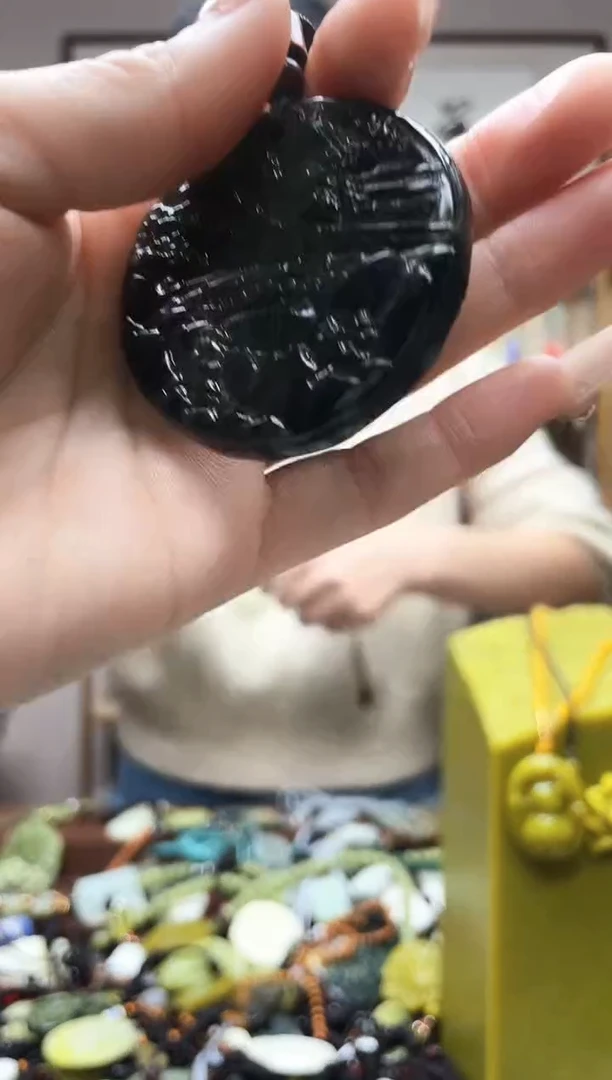 未镶嵌岫玉吊坠·