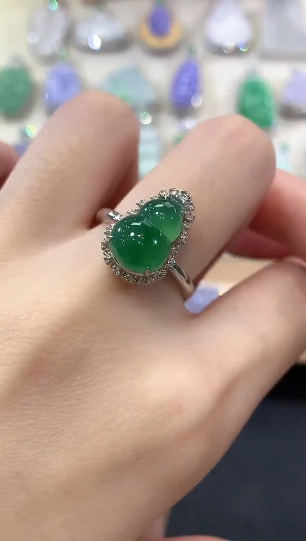 18K金镶嵌戒指翡翠冬日珠宝E97