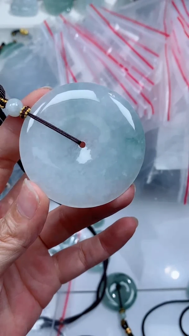 颈饰未镶嵌翡翠吊坠