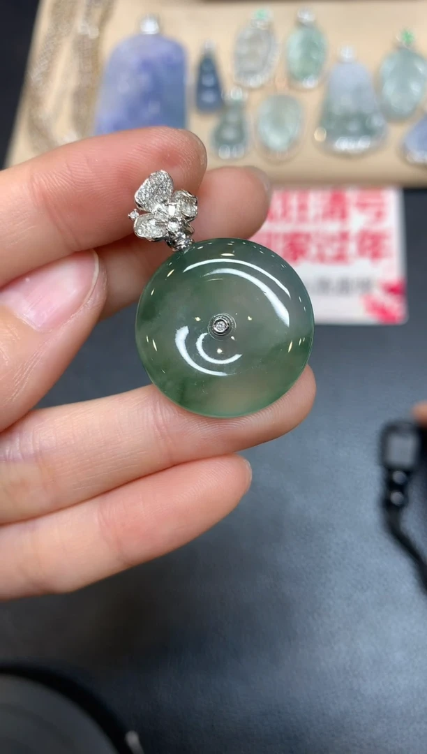 【闪购商品】翡翠吊坠(不含链)18K金镶嵌【无服务费