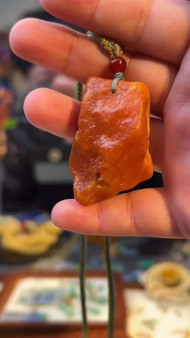 琥珀颈饰未镶嵌吊坠