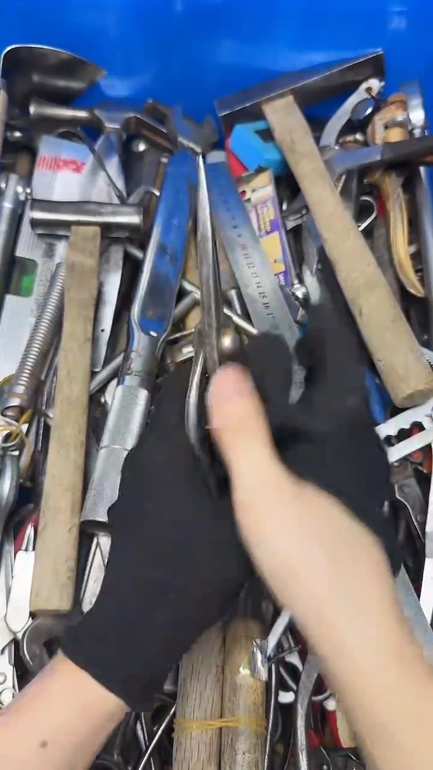 ?**转五金工具钳子剪子等35