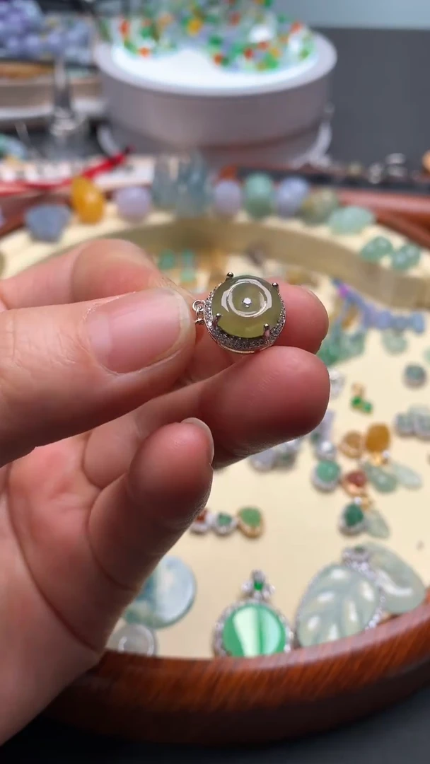 【闪购商品】翡翠颈饰银S925镶嵌翡翠镶嵌平安扣