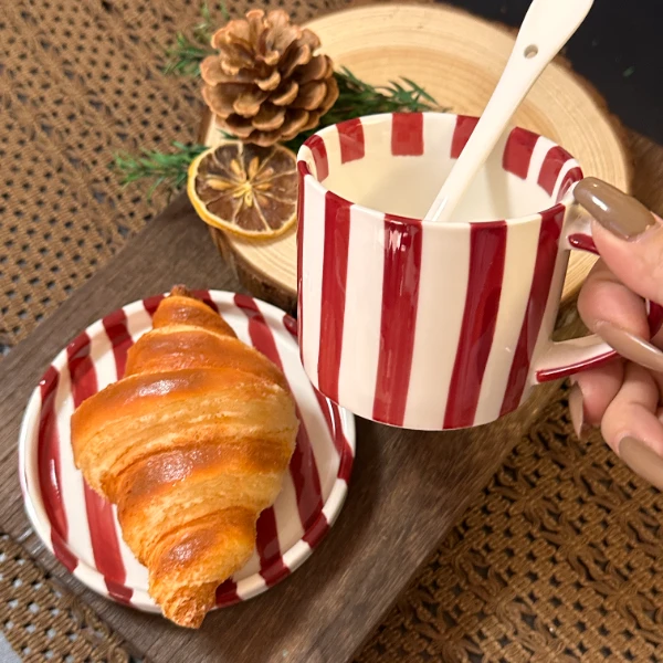 高级感精致咖啡杯碟陶瓷早餐杯水杯高颜值杯子套装商用家用马克杯