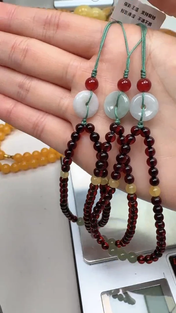 裸石琥珀未镶嵌随机一件