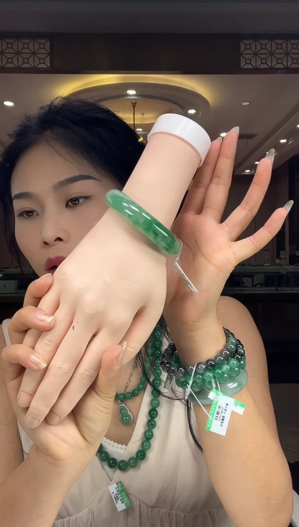 石英质玉手镯未镶嵌159