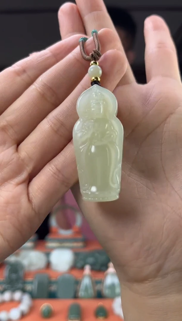 和田玉未镶嵌颈饰佩佩