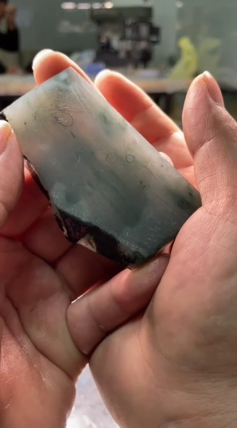 未镶嵌定制翡翠黄大海