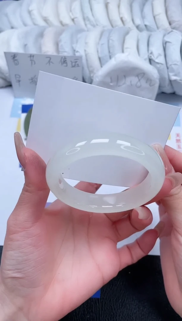 【闪购商品】石英质玉手镯未镶嵌T306-55.7