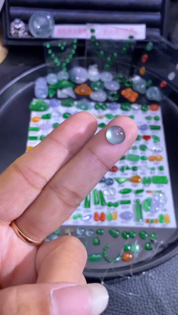 未镶嵌挂件翡翠蛋