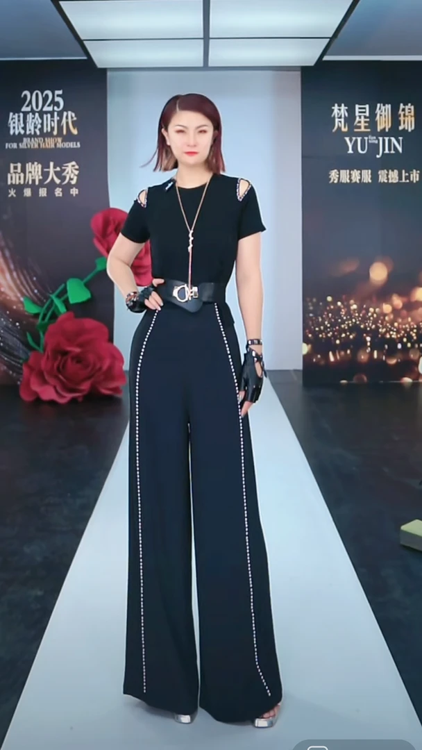 【心心老师】超显腿长珍珠重工直筒裤