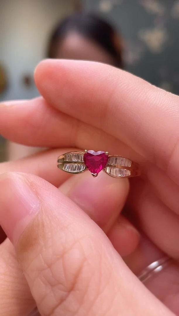 18K金镶嵌戒指红宝石缅甸主石：0.49ct