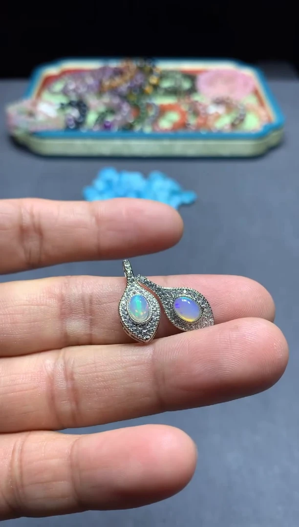 欧泊未镶嵌颈饰W12（随机性发货只发一单）