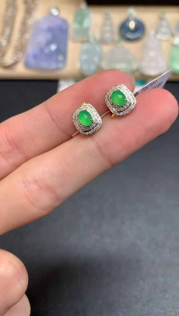 【闪购商品】翡翠耳饰18K金镶嵌蛋面【无服务费】