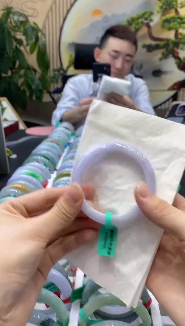 翡翠手镯未镶嵌5702