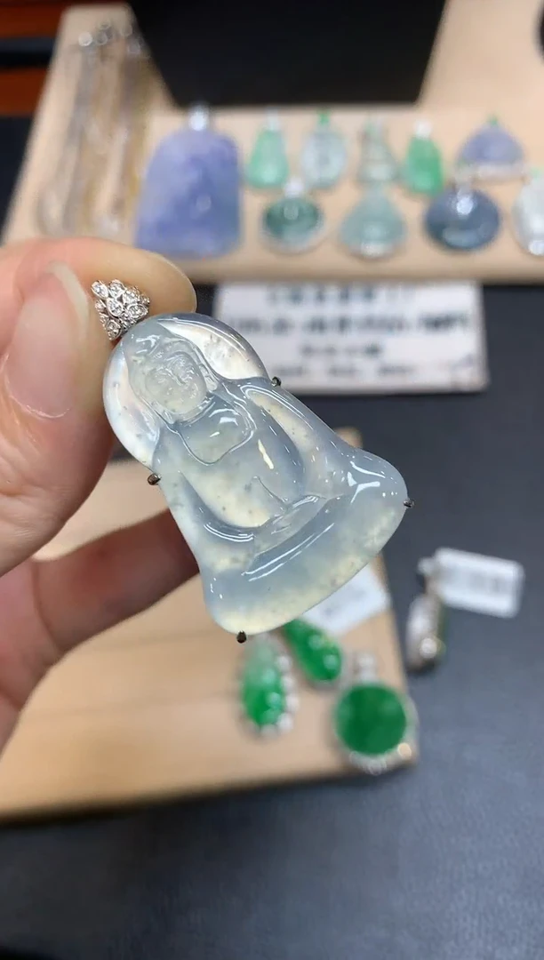 【闪购商品】翡翠颈饰18K金镶嵌观音【无服务费】
