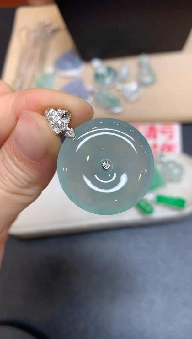 【闪购商品】翡翠吊坠(不含链)18K金镶嵌平安扣【无服务费