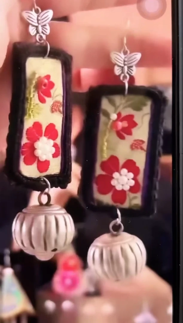 织绣自*民族风非遗老绣饰品616